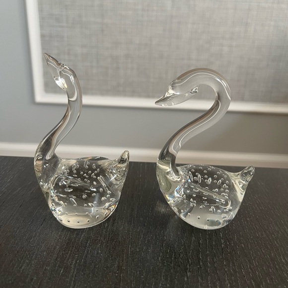 Art Glass 4" Swans Set Of 2 Hand Blown With Controlled Bubbles Clear Figurines - Picture 3 of 4